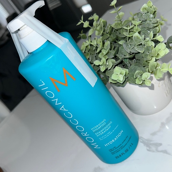 morrocan oil Other - SEALED New MorrocanOil Shampoo